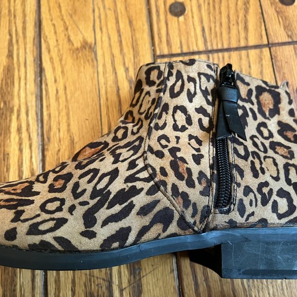 Cheetah Print Booties by Forever 21- NWT - Picture 2 of 7